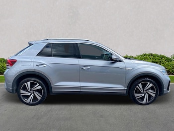 Used Volkswagen T-Roc 2024 for sale - 75491224: Photo