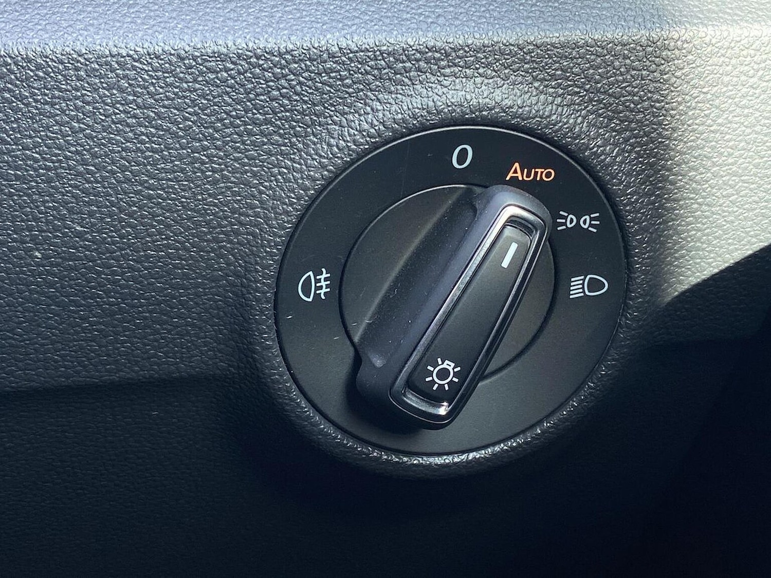 Used Volkswagen T-Roc 2023 for sale - 76407399: Photo 22