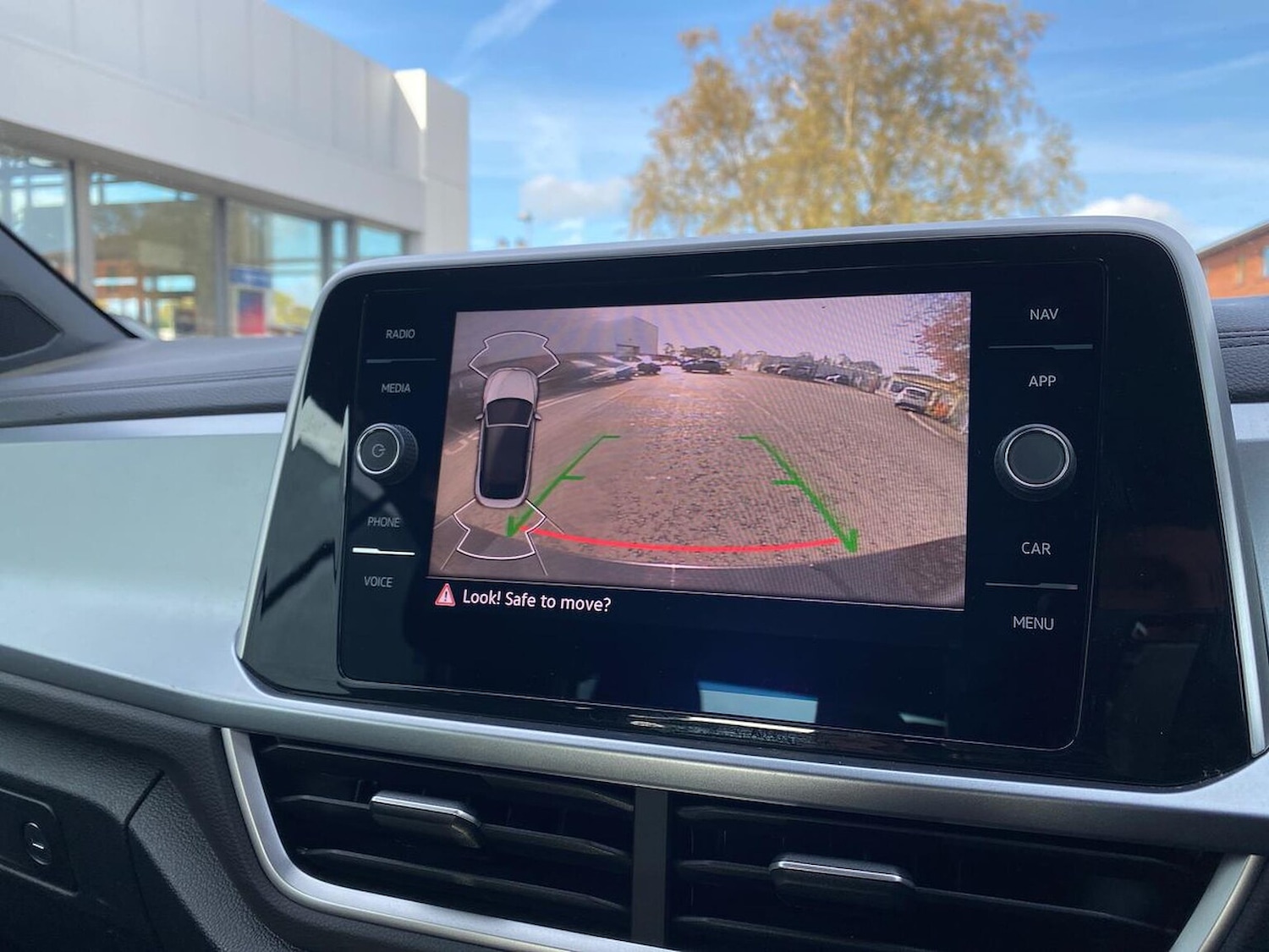 Used Volkswagen T-Roc 2023 for sale - 76407399: Photo 23