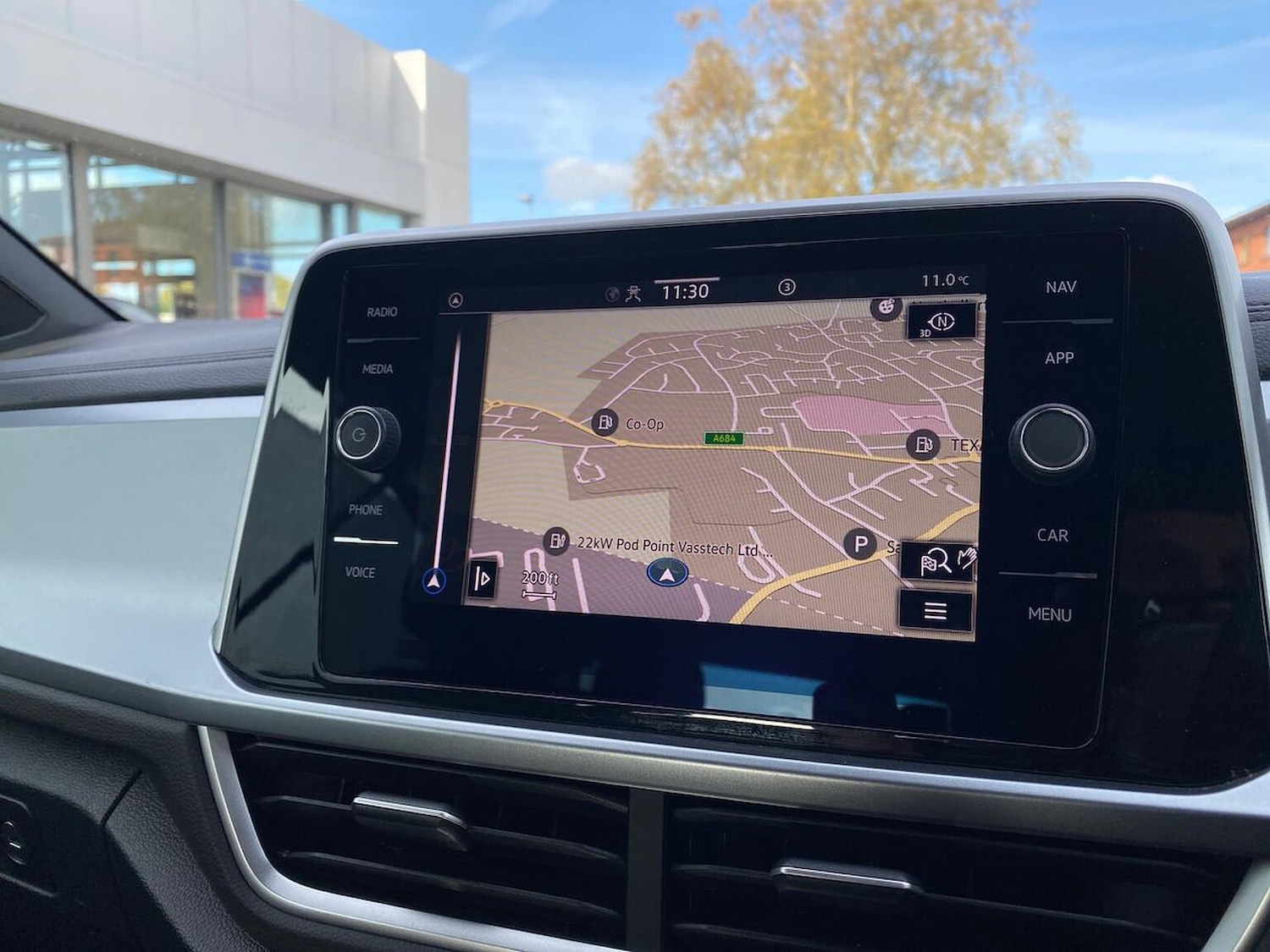 Used Volkswagen T-Roc 2023 for sale - 76407399: Photo 24