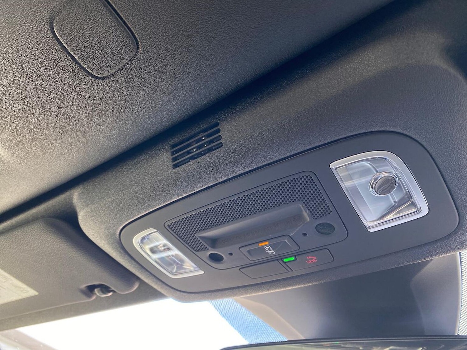 Used Volkswagen T-Roc 2023 for sale - 76407399: Photo 30