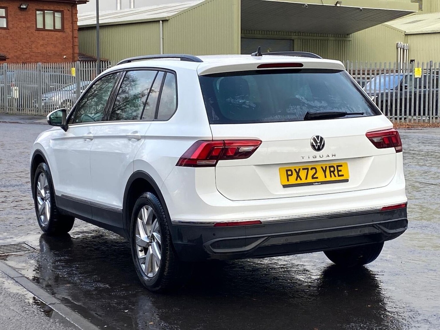 Used Volkswagen Tiguan 2022 for sale - 76687308: Photo 2