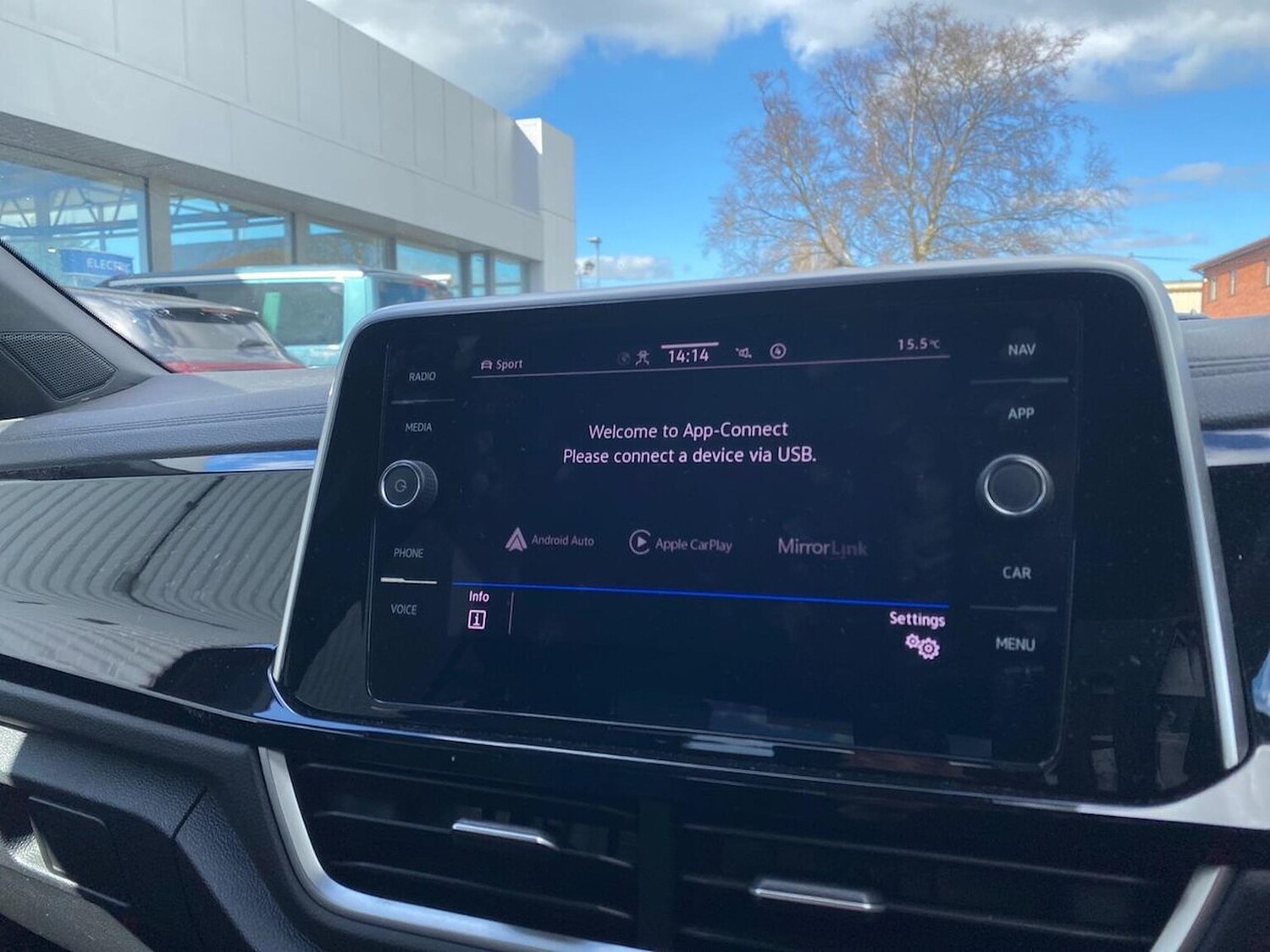 Used Volkswagen T-Roc 2023 for sale - 78194246: Photo 11