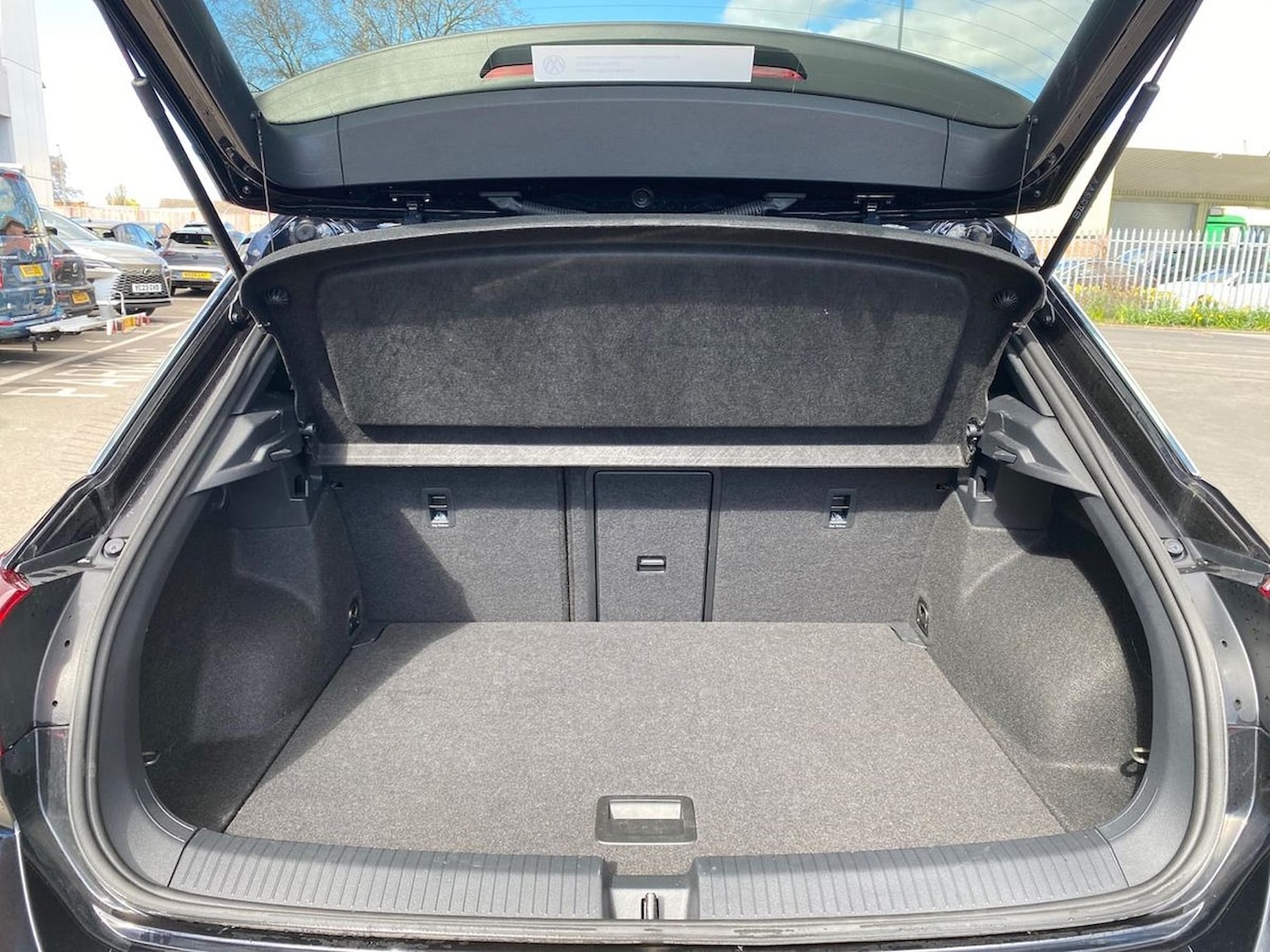 Used Volkswagen T-Roc 2023 for sale - 78194246: Photo 17