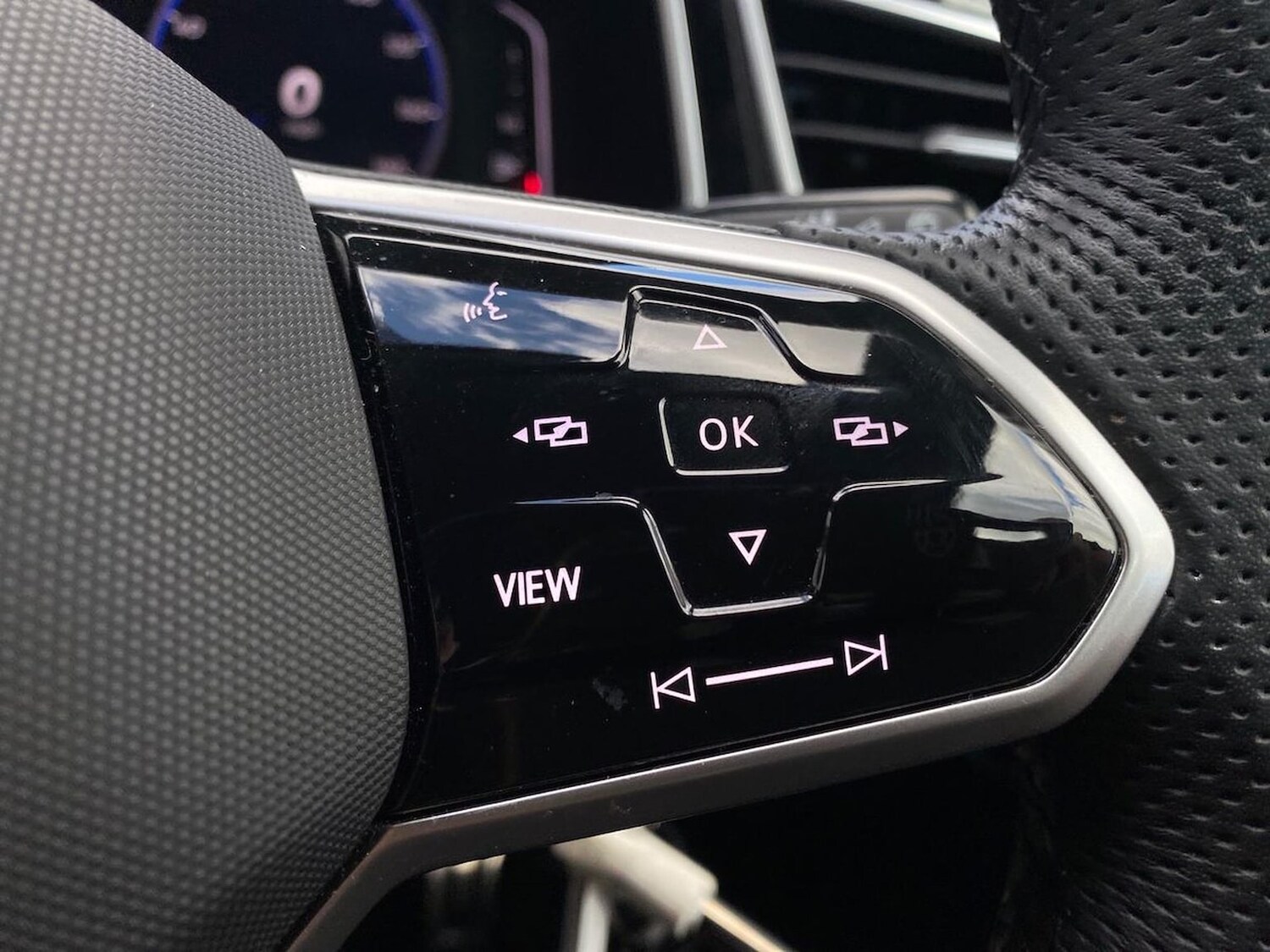 Used Volkswagen T-Roc 2023 for sale - 78194246: Photo 24