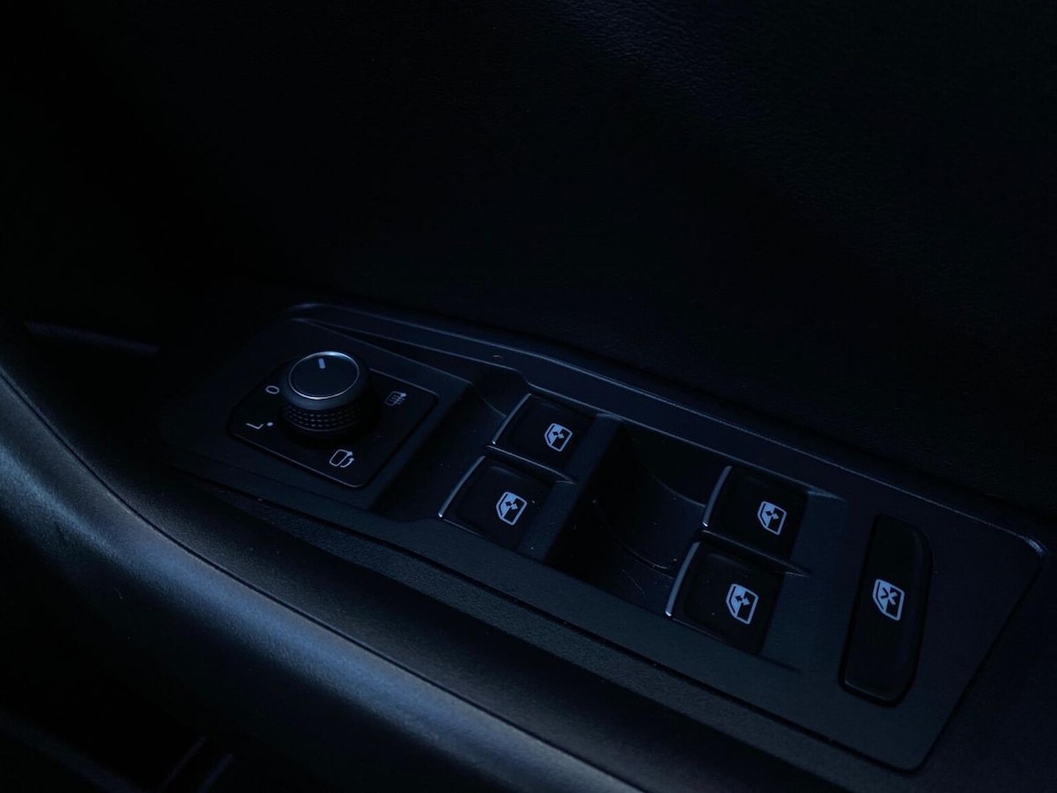 Used Volkswagen T-Roc 2022 for sale - 77813390: Photo 21