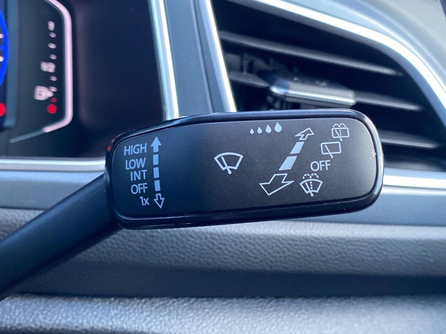 Used Volkswagen T-Roc 2022 for sale - 77813390: Photo 28