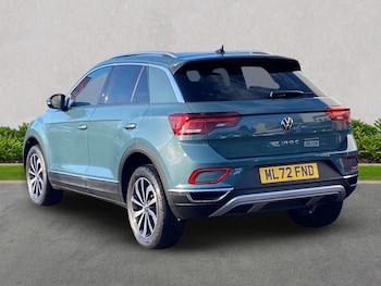 Used Volkswagen T-Roc 2022 for sale - 77813390: Photo