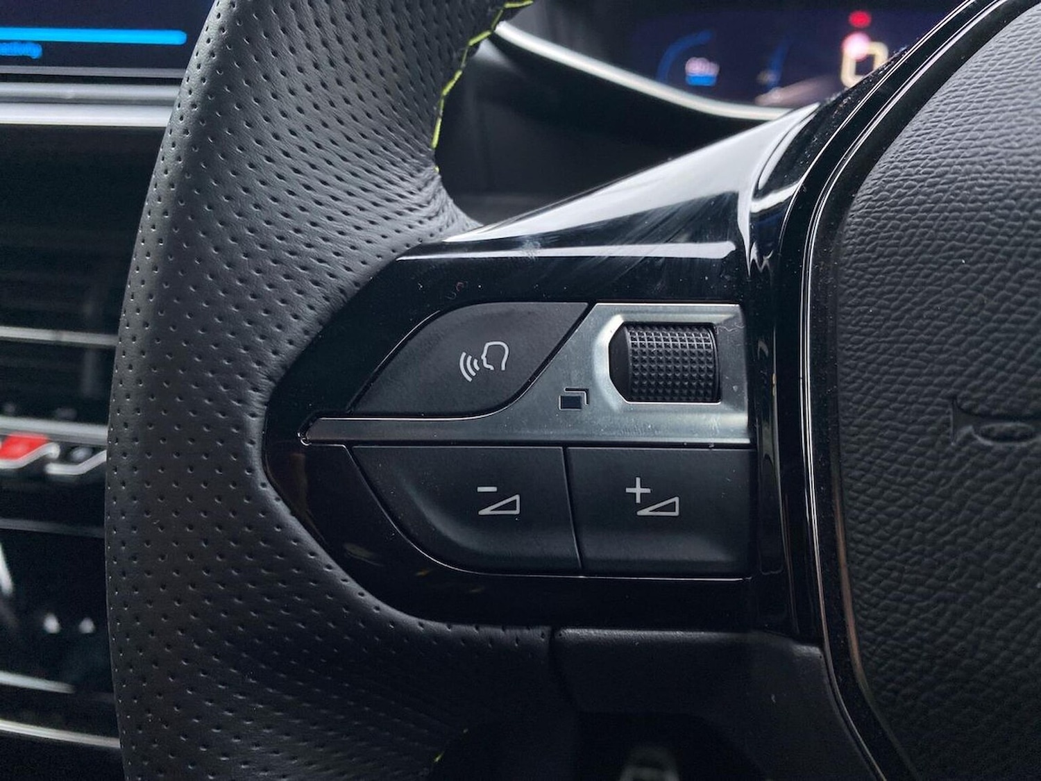 Used Peugeot 208 2023 for sale - 76477339: Photo 24