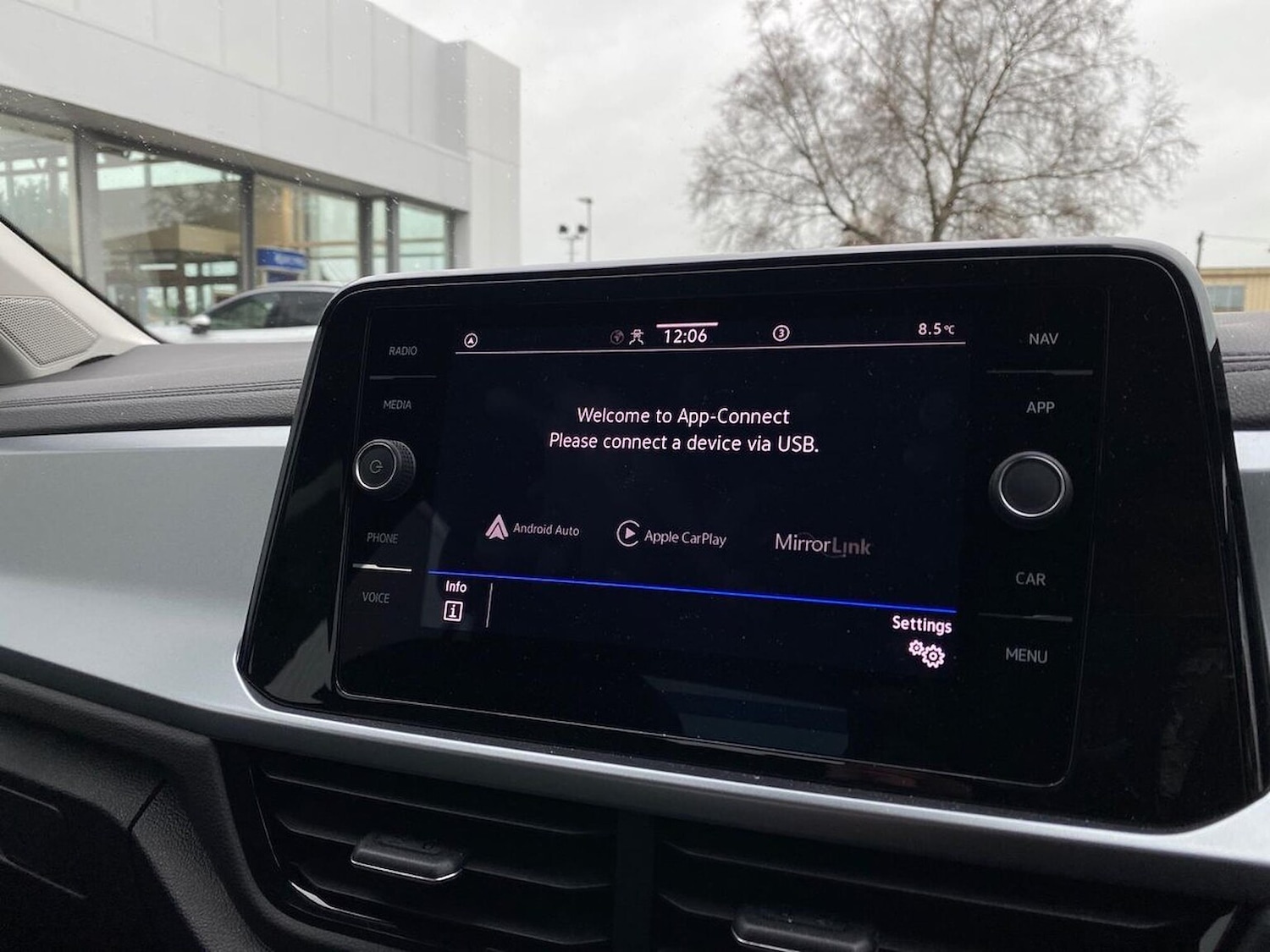 Used Volkswagen T-Roc 2022 for sale - 76777323: Photo 12