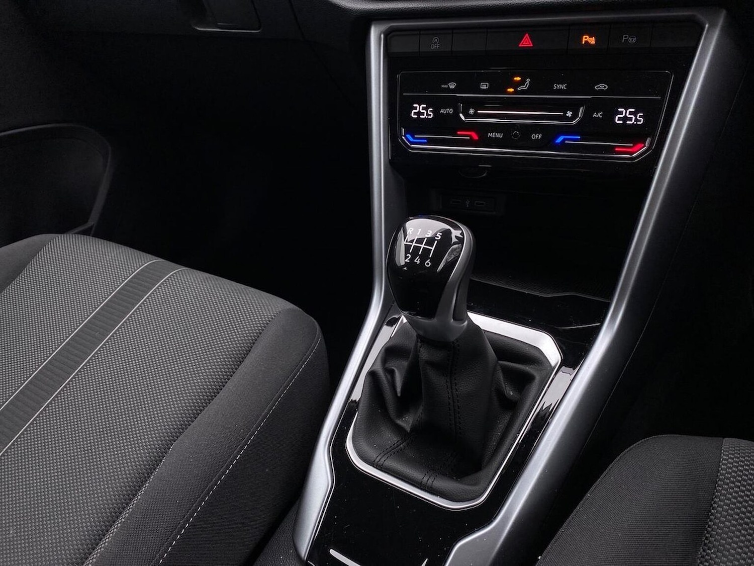 Used Volkswagen T-Roc 2022 for sale - 76777323: Photo 14