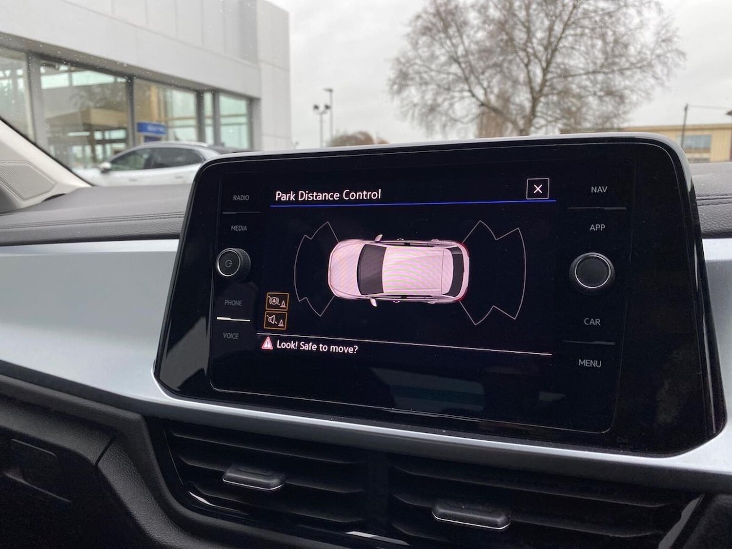 Used Volkswagen T-Roc 2022 for sale - 76777323: Photo 23