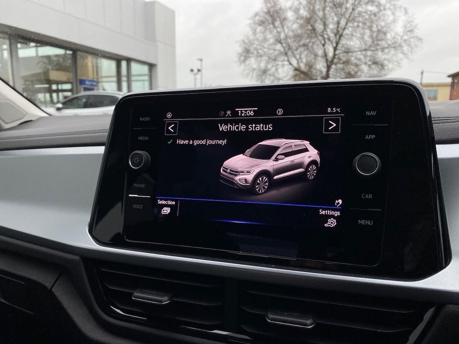 Used Volkswagen T-Roc 2022 for sale - 76777323: Photo 24