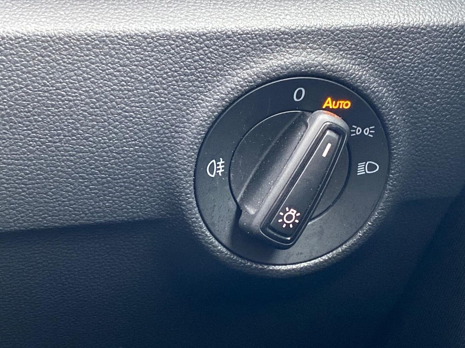 Used Volkswagen T-Roc 2022 for sale - 76777323: Photo 30