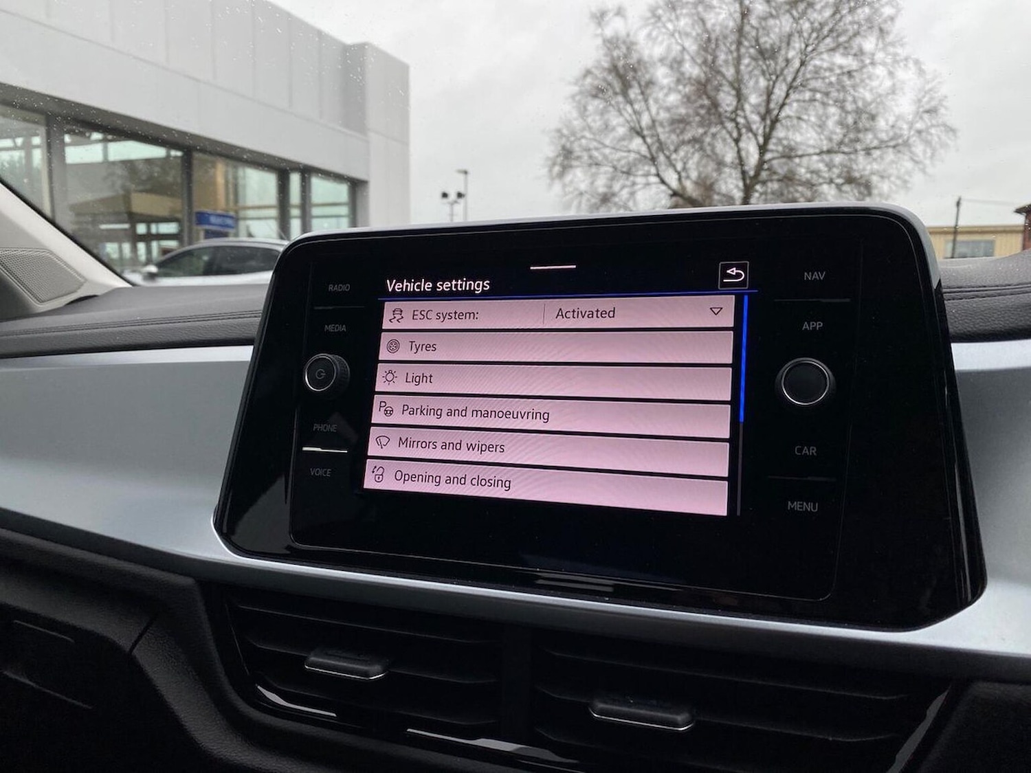 Used Volkswagen T-Roc 2022 for sale - 76777323: Photo 36