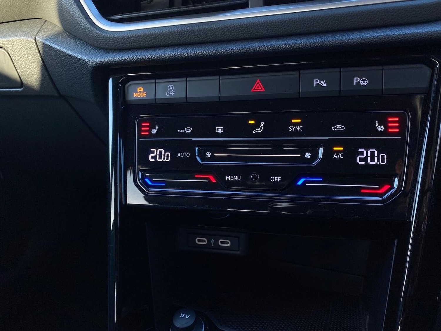 Used Volkswagen T-Roc 2023 for sale - 76693444: Photo 13