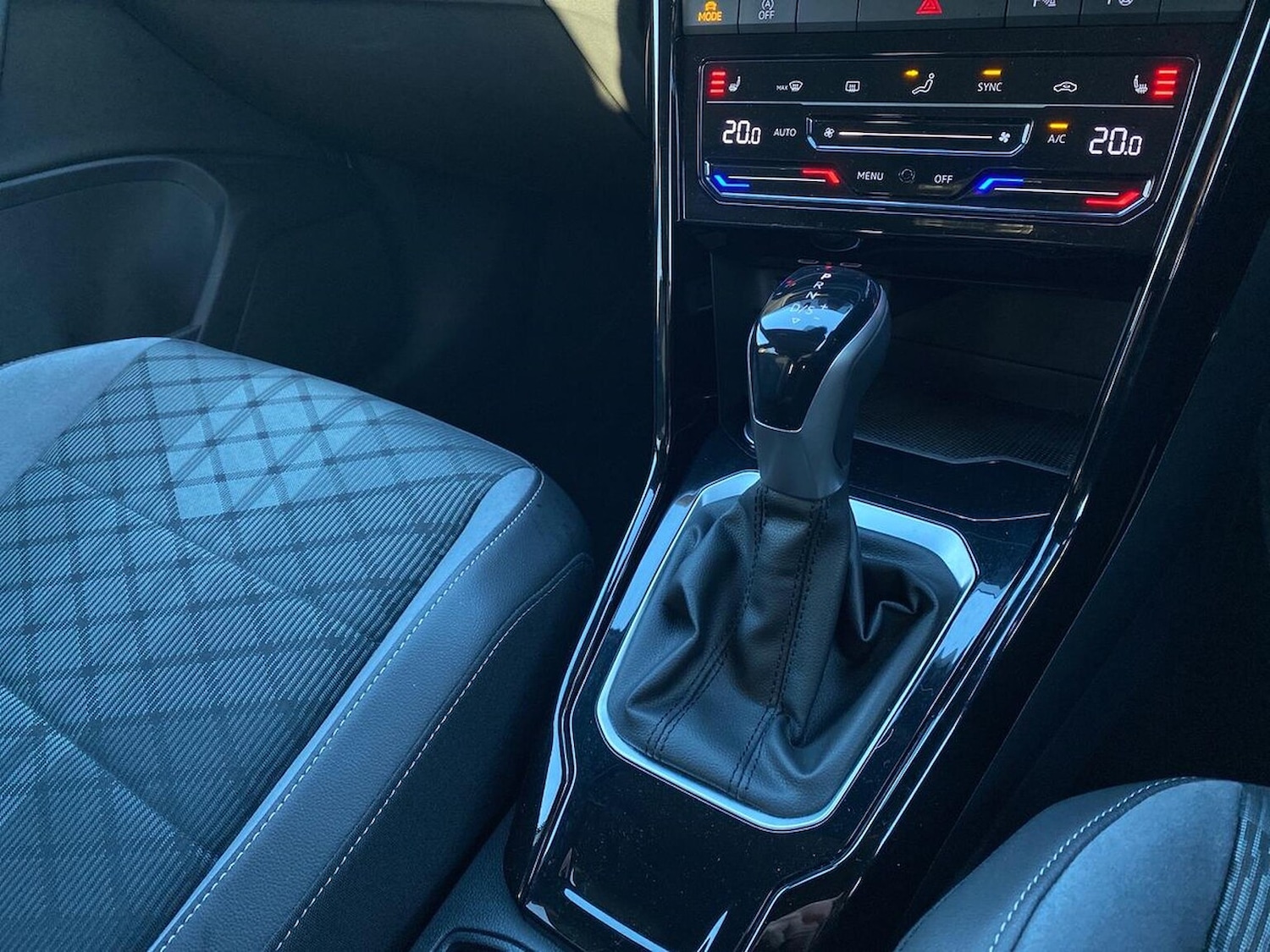 Used Volkswagen T-Roc 2023 for sale - 76693444: Photo 14