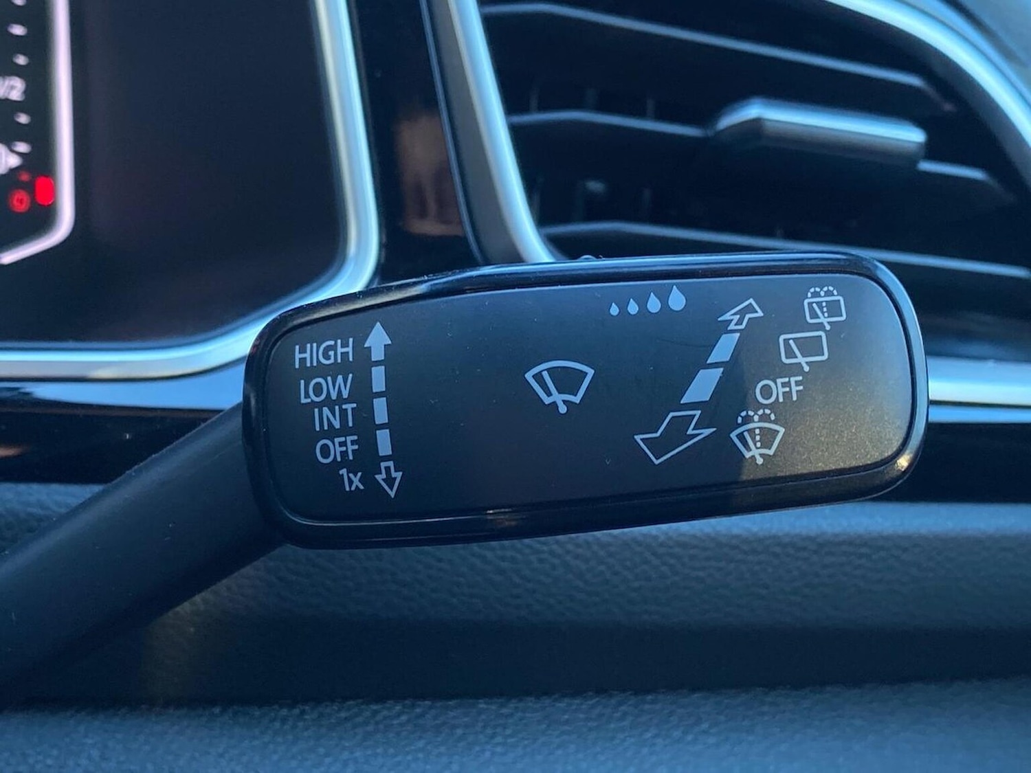 Used Volkswagen T-Roc 2023 for sale - 76693444: Photo 27