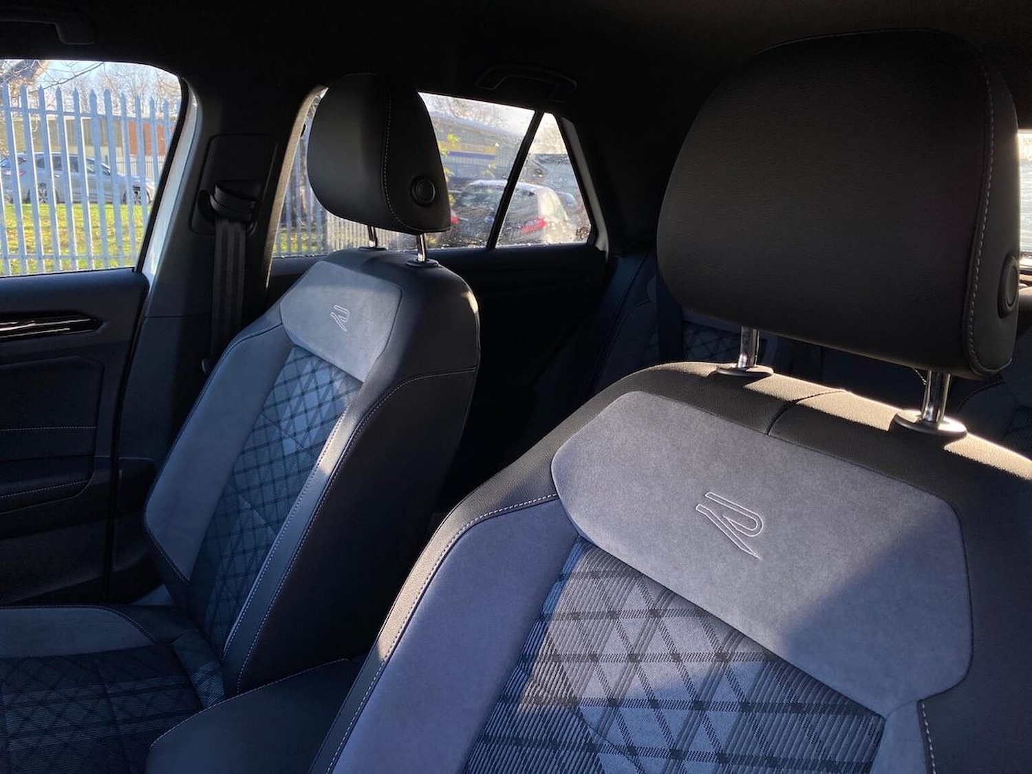 Used Volkswagen T-Roc 2023 for sale - 76693444: Photo 29