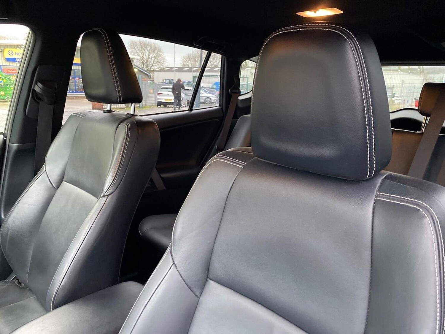 Used Toyota RAV4 2018 for sale - 76918938: Photo 31