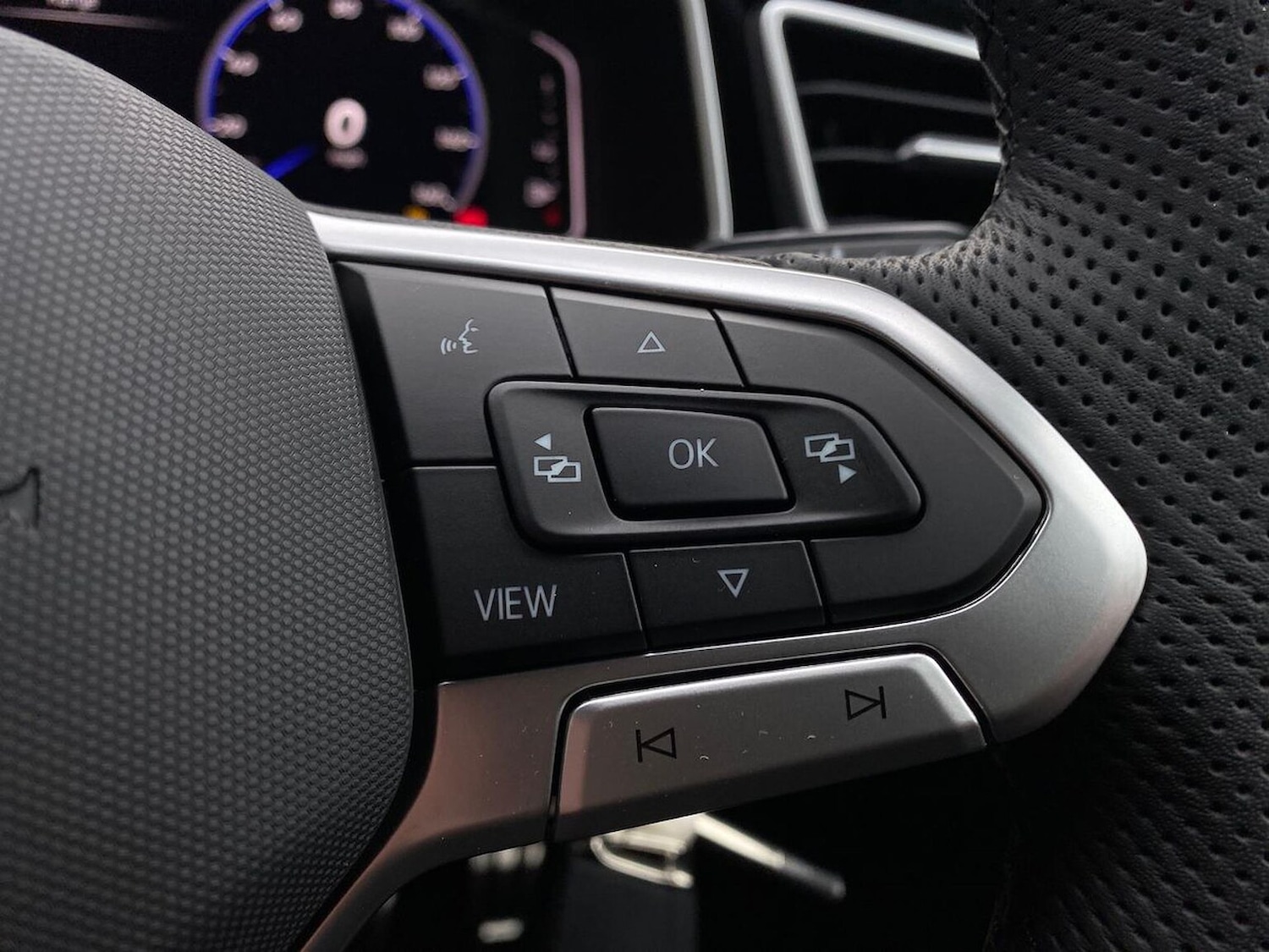 Used Volkswagen T-Roc 2025 for sale - 76450572: Photo 26