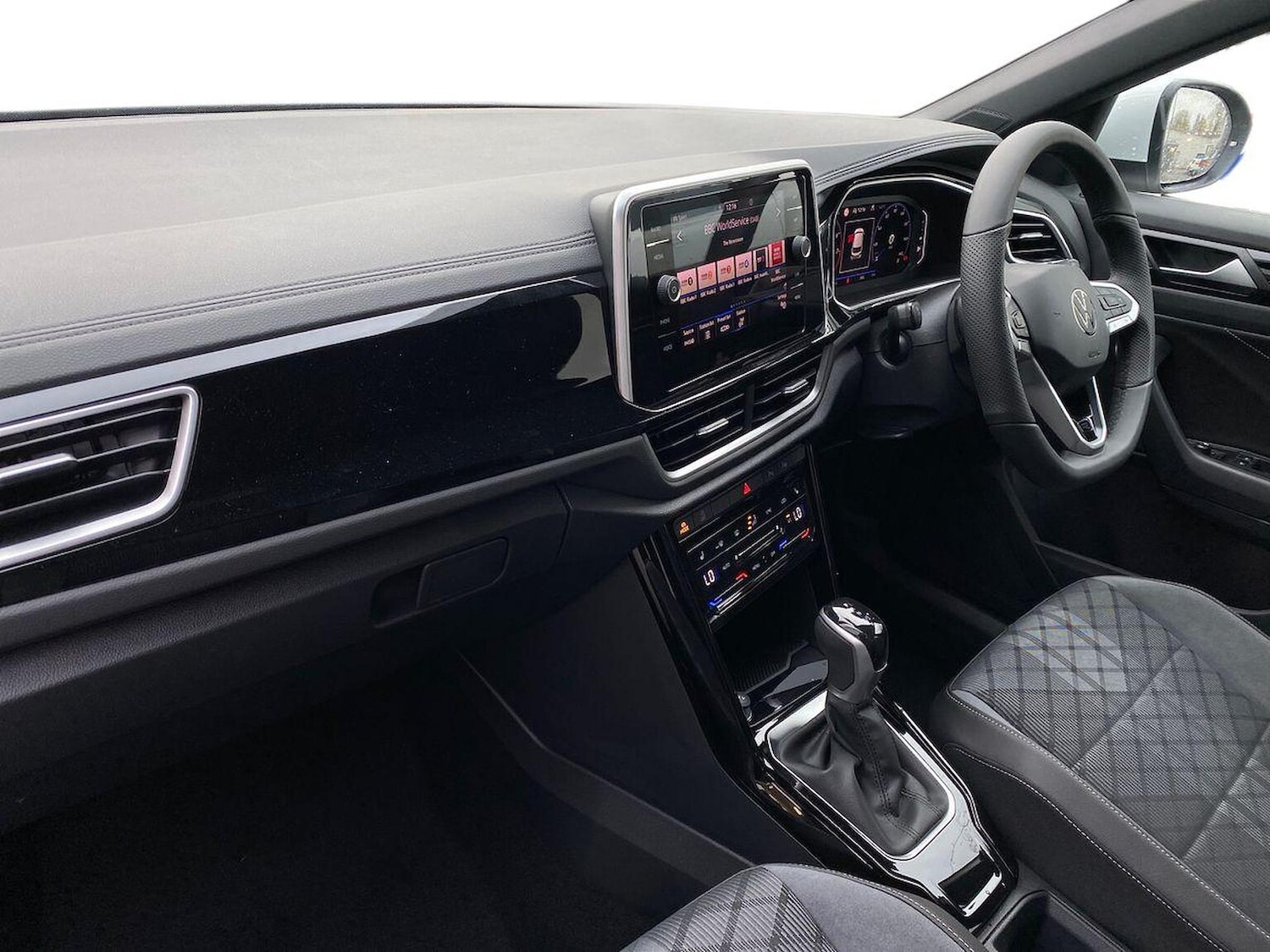 Used Volkswagen T-Roc 2025 for sale - 76450572: Photo 8