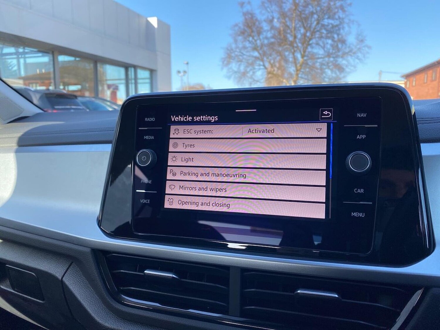 Used Volkswagen T-Roc 2023 for sale - 78195668: Photo 25