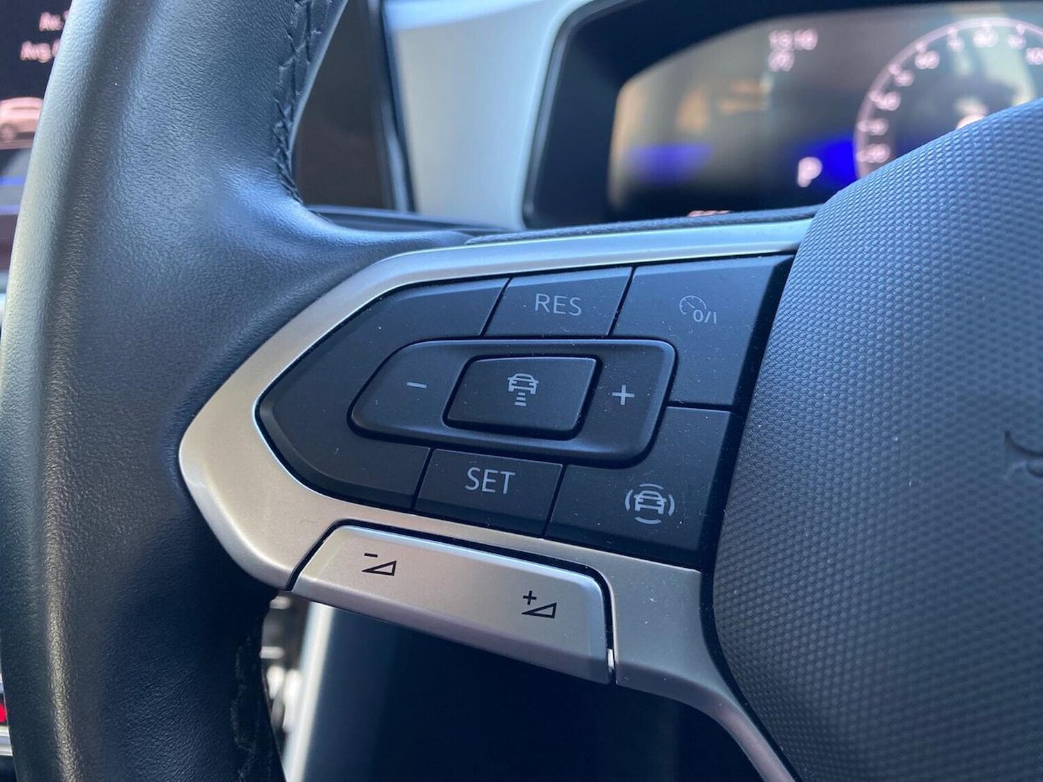 Used Volkswagen T-Roc 2023 for sale - 78195668: Photo 27