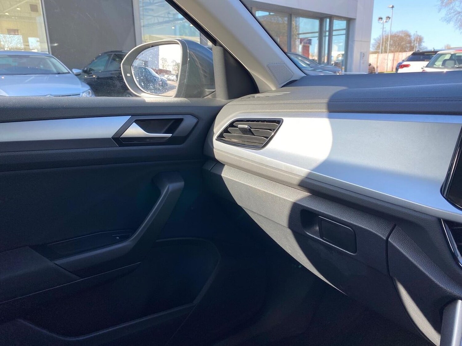 Used Volkswagen T-Roc 2023 for sale - 78195668: Photo 31