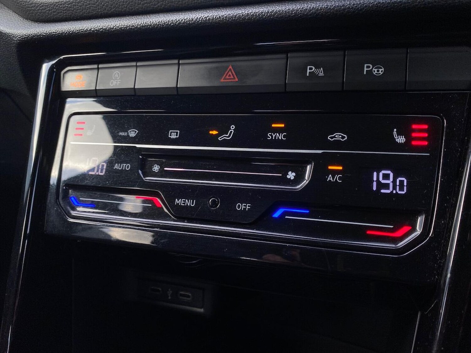 Used Volkswagen T-Roc 2022 for sale - 76396860: Photo 12