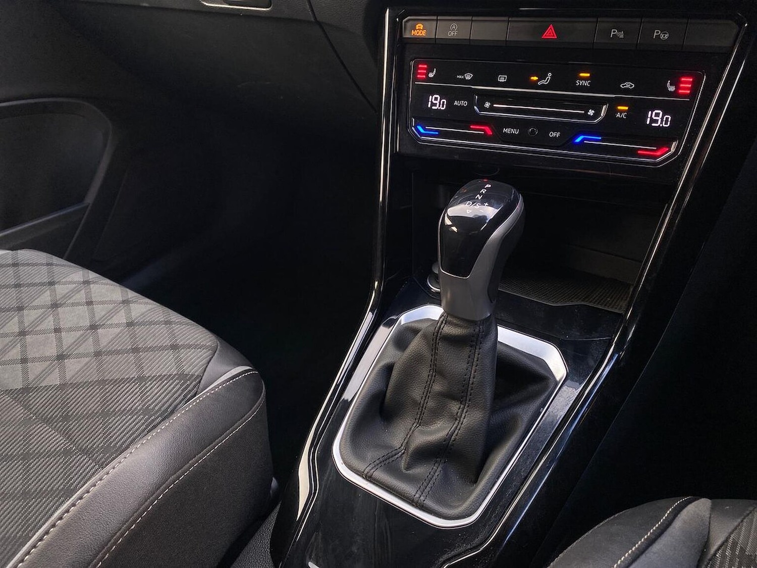 Used Volkswagen T-Roc 2022 for sale - 76396860: Photo 13