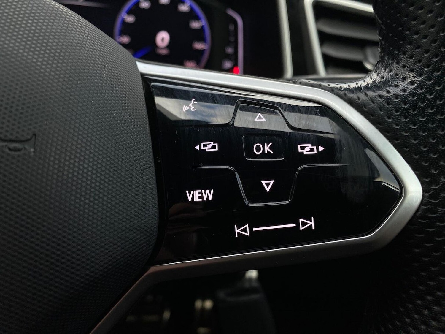 Used Volkswagen T-Roc 2022 for sale - 76396860: Photo 25