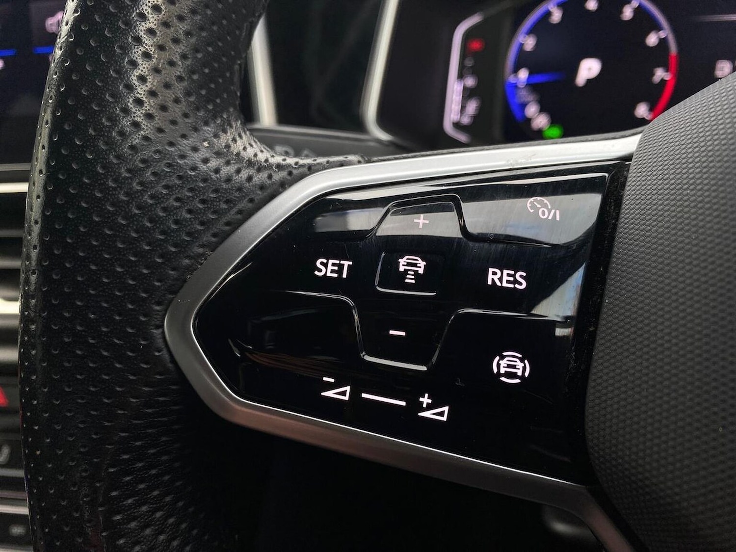 Used Volkswagen T-Roc 2022 for sale - 76396860: Photo 26