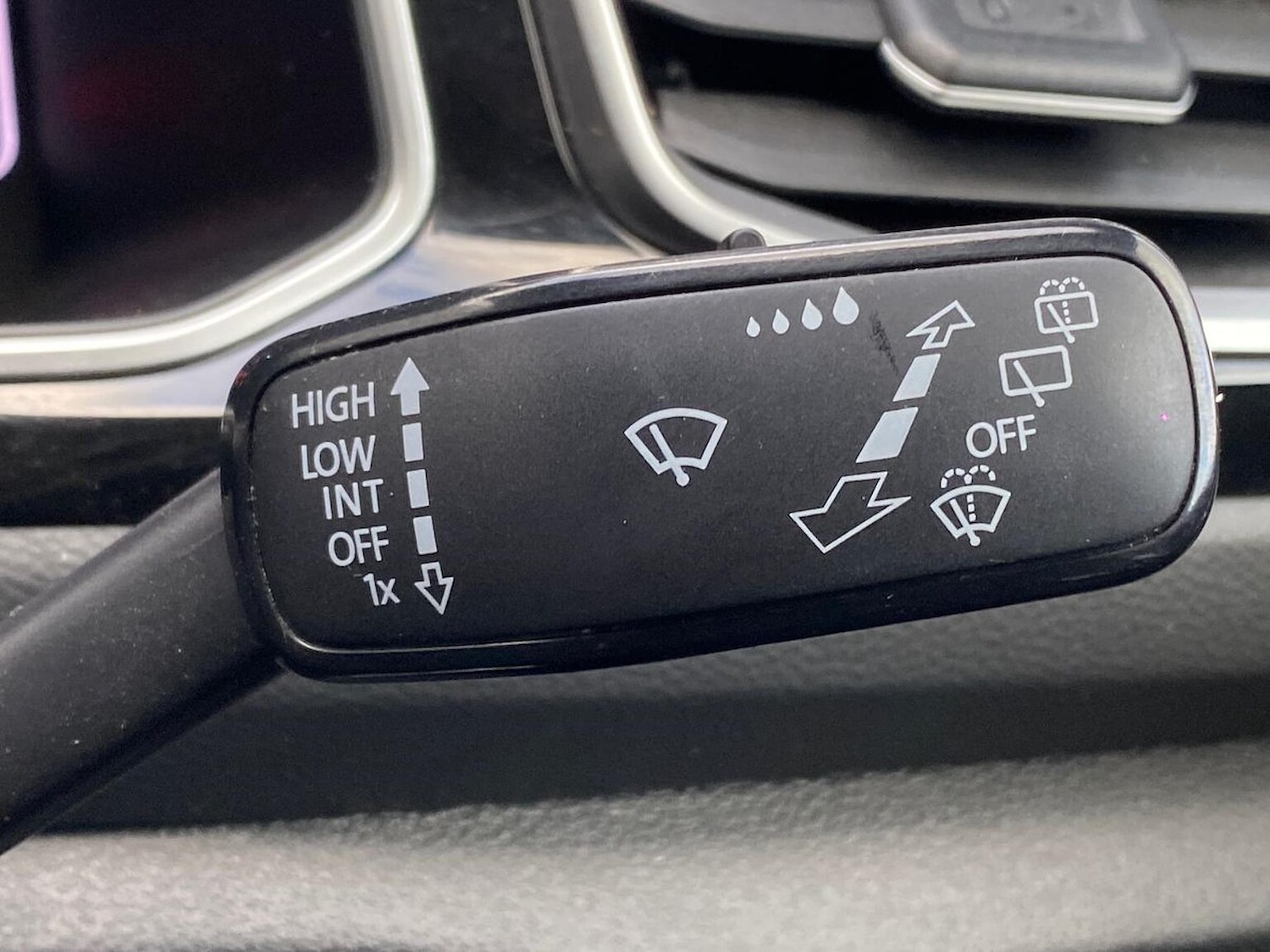 Used Volkswagen T-Roc 2022 for sale - 76396860: Photo 27