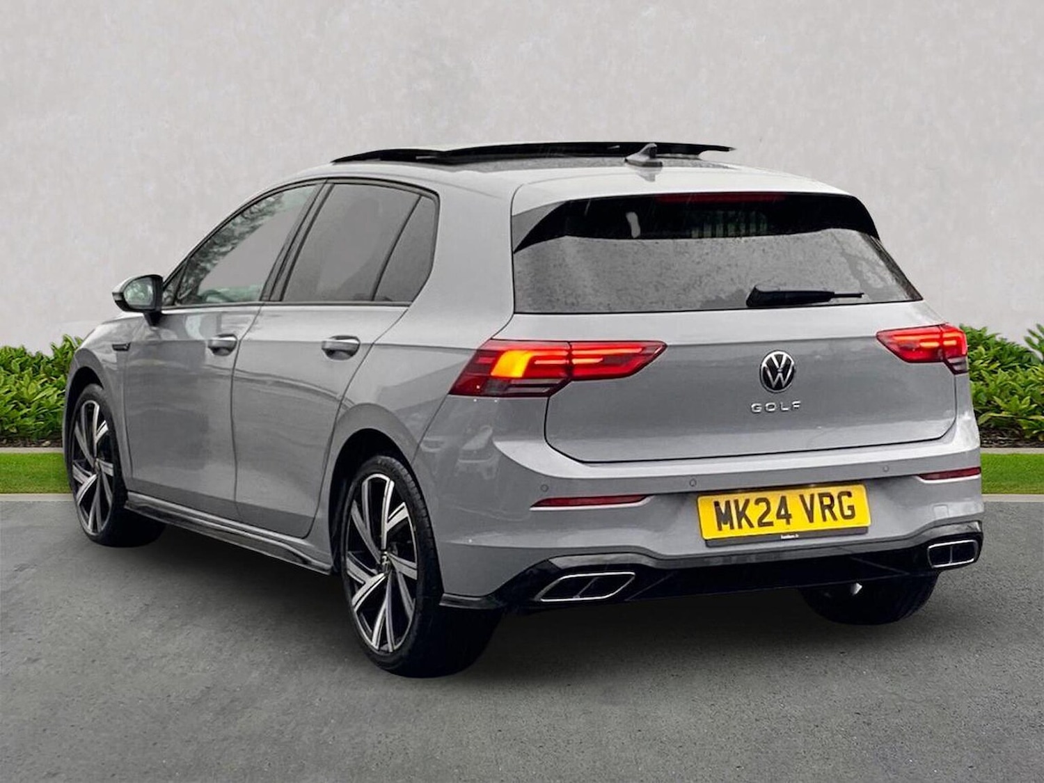 Used Volkswagen Golf 2024 for sale - 76879685: Photo 2