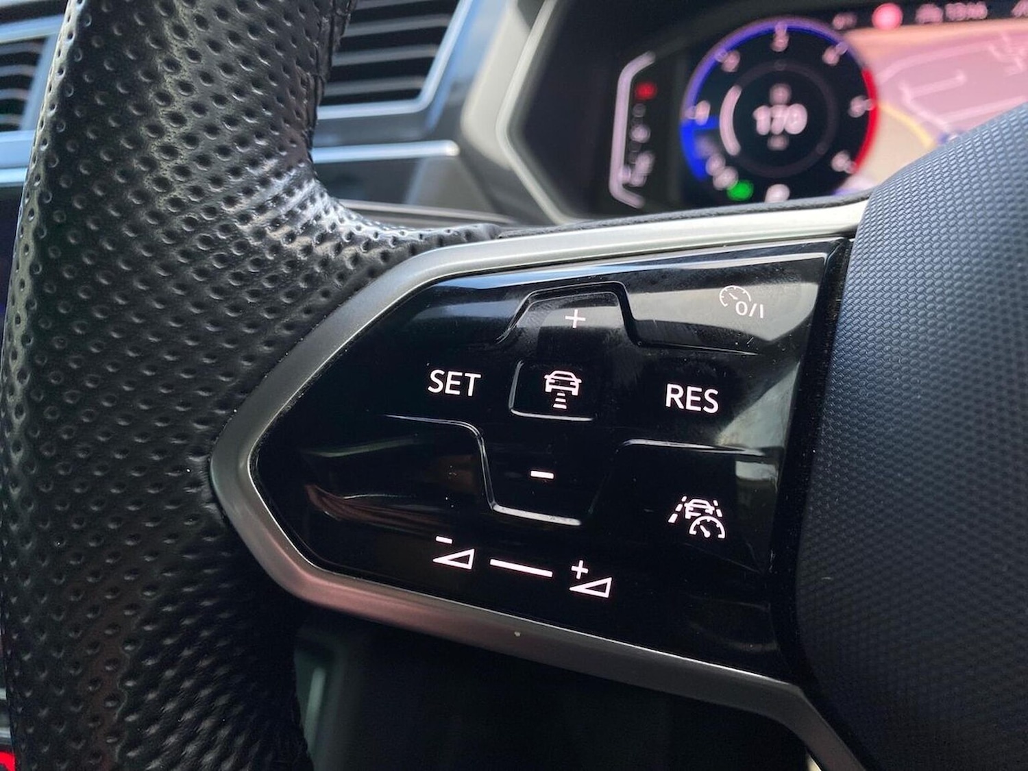 Used Volkswagen Tiguan 2020 for sale - 76736704: Photo 26