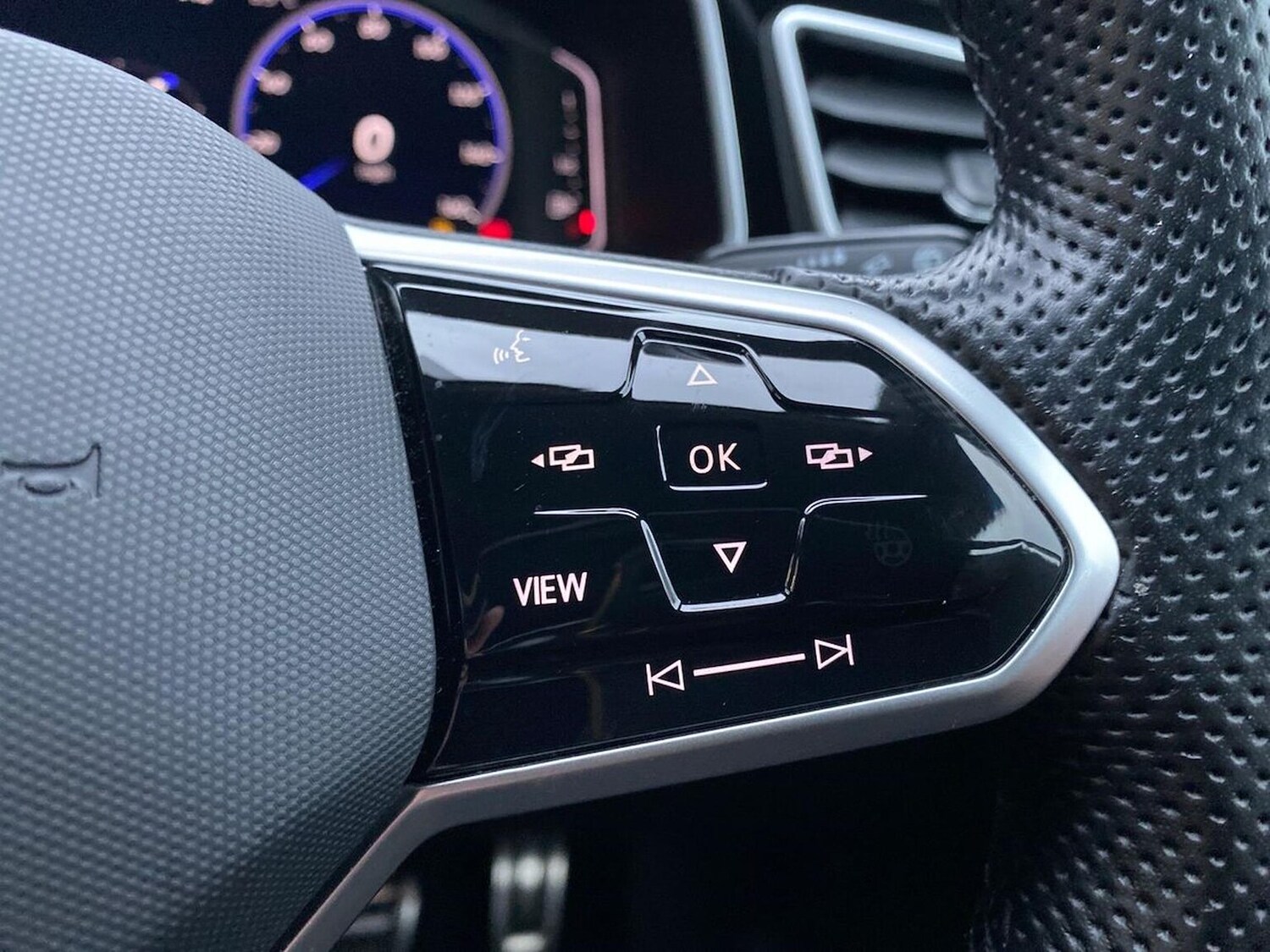 Used Volkswagen T-Roc 2022 for sale - 76799403: Photo 27