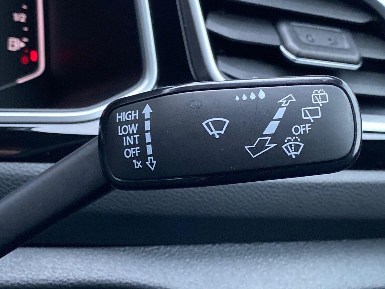 Used Volkswagen T-Roc 2022 for sale - 76799403: Photo 29