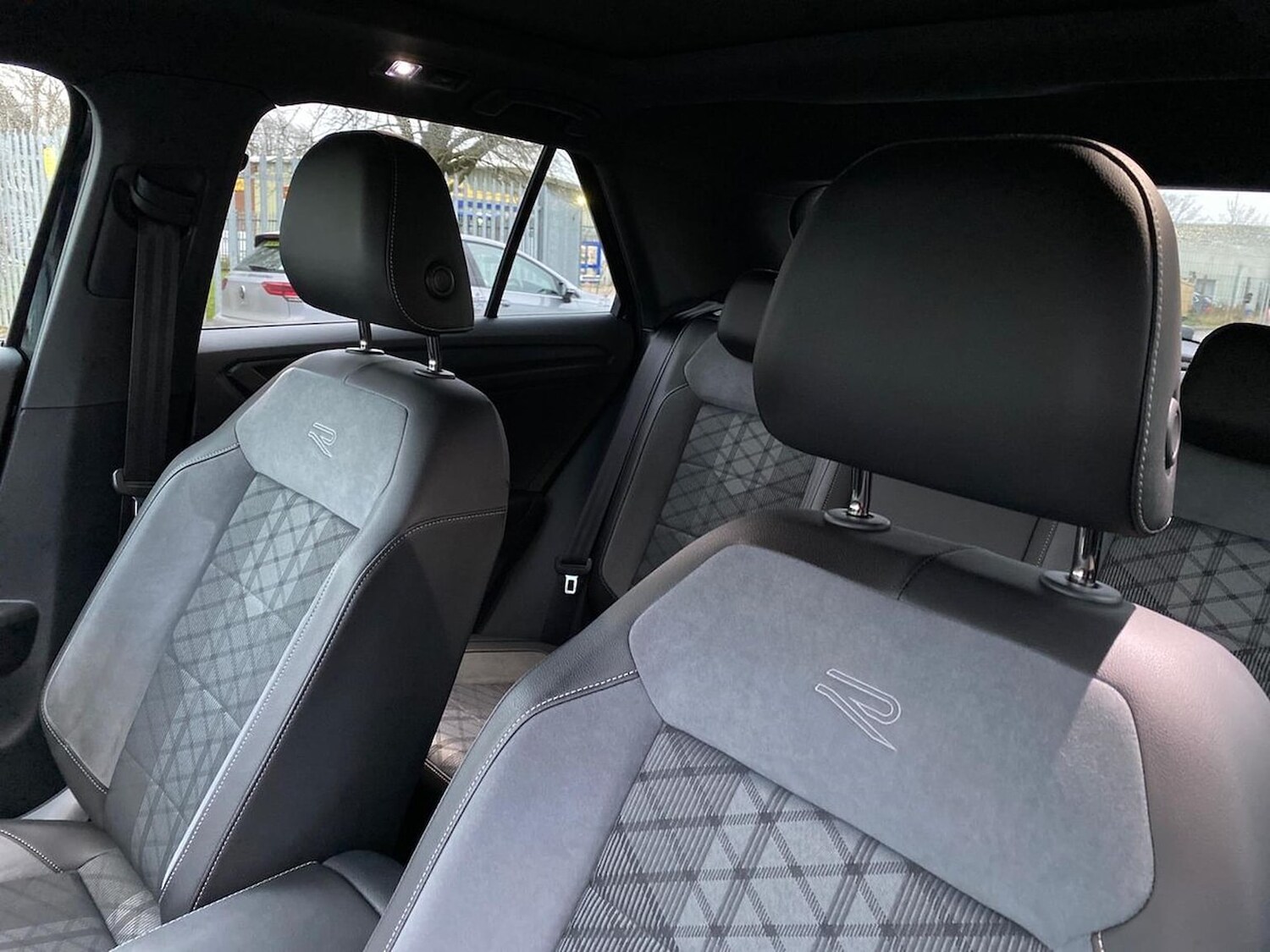 Used Volkswagen T-Roc 2022 for sale - 76799403: Photo 32