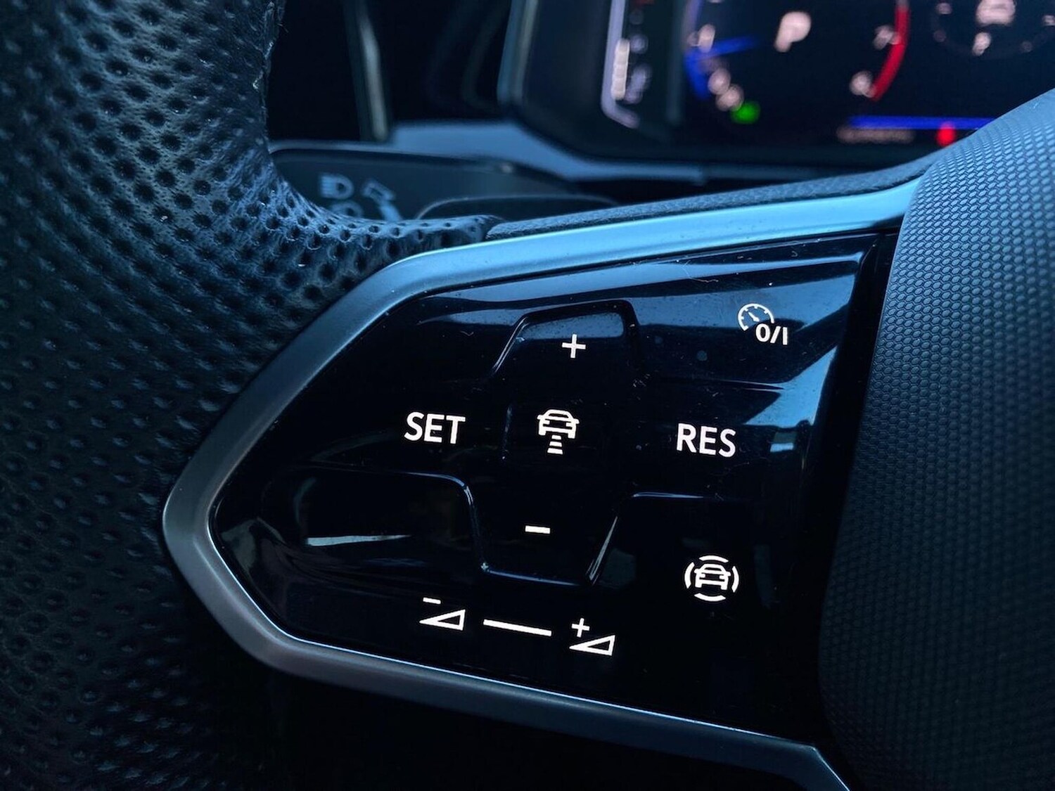 Used Volkswagen T-Roc 2023 for sale - 78194041: Photo 27