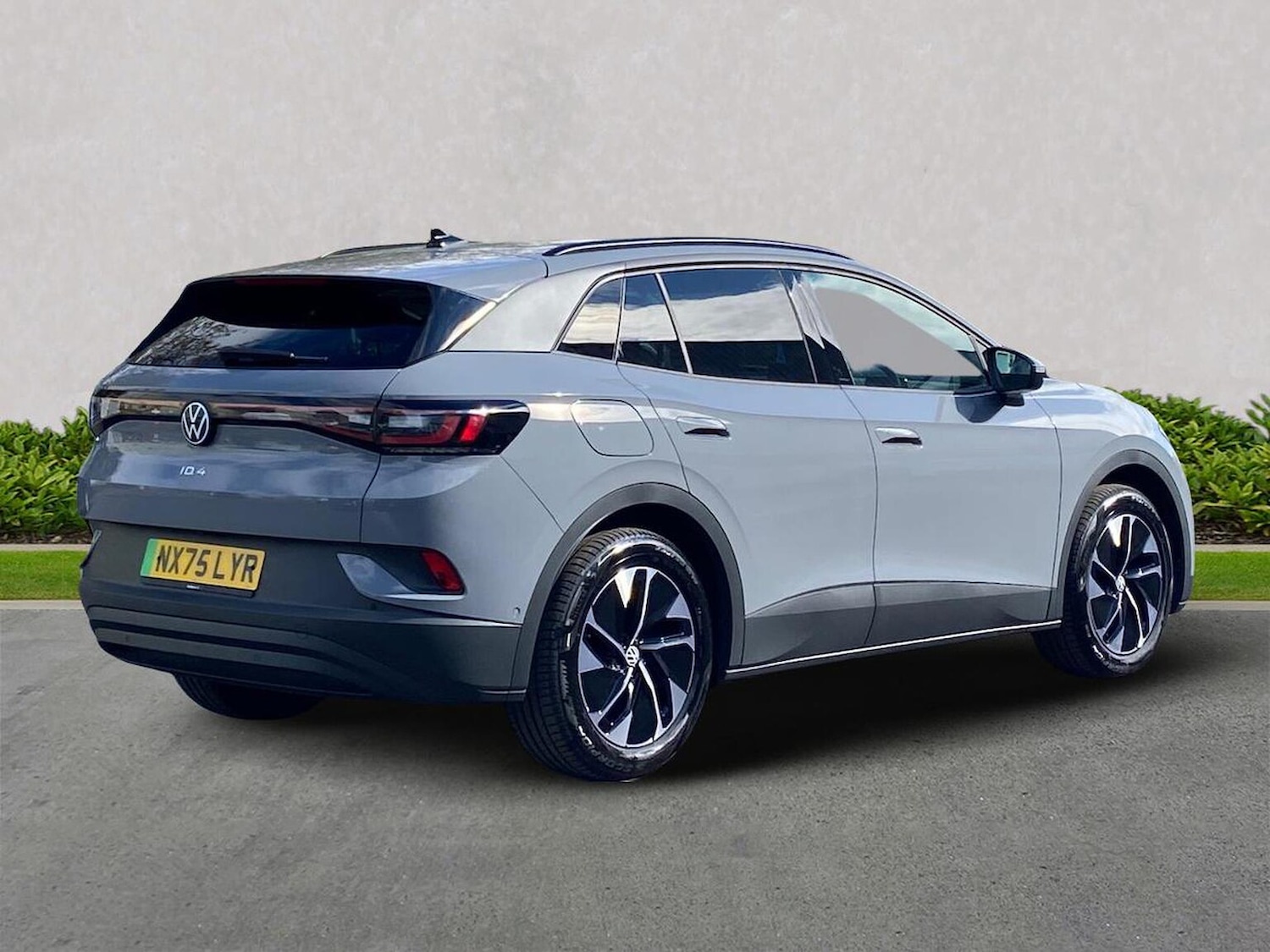 Used Volkswagen ID.4 2025 for sale - 75999727: Photo 2