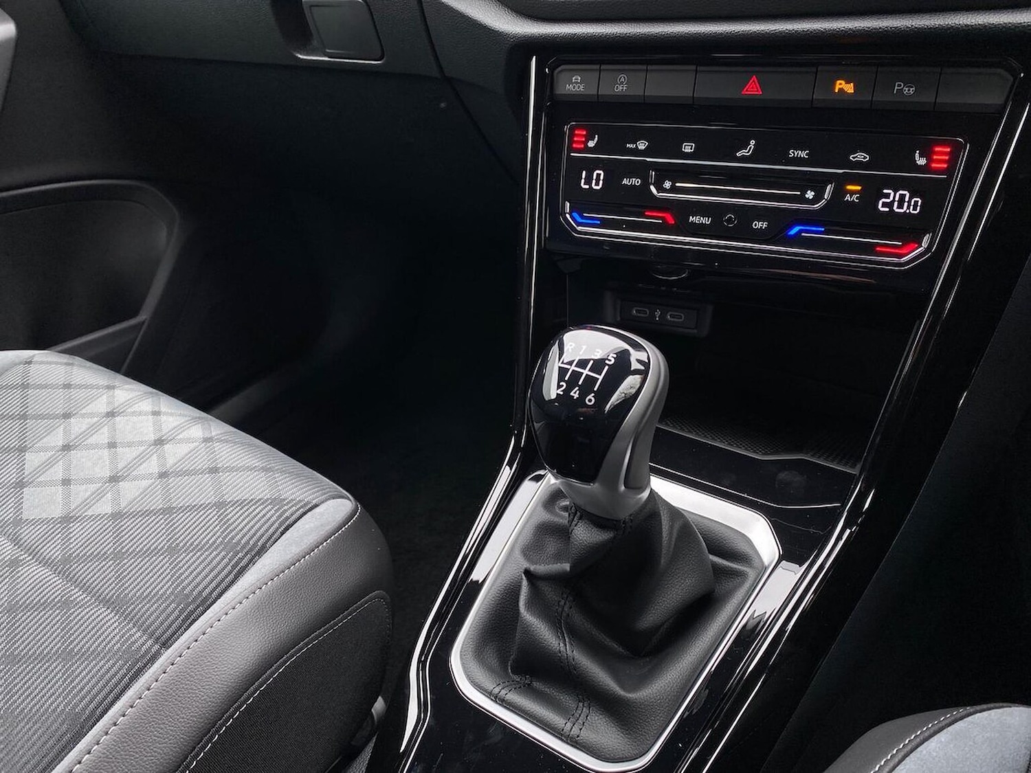 Used Volkswagen T-Roc 2025 for sale - 76461864: Photo 13