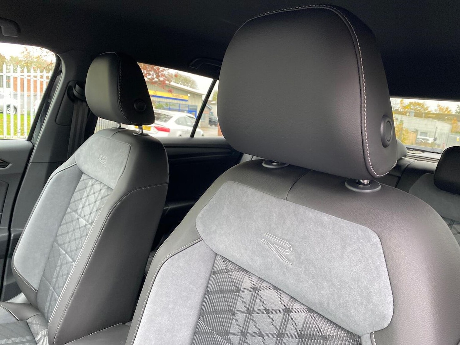 Used Volkswagen T-Roc 2025 for sale - 76461864: Photo 31