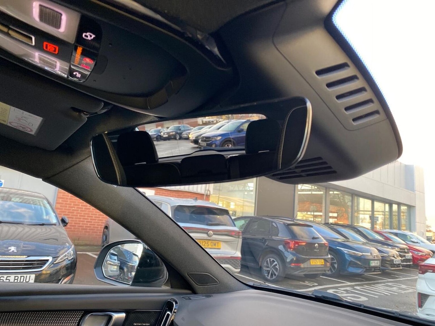 Used Volvo XC40 2023 for sale - 76897118: Photo 15