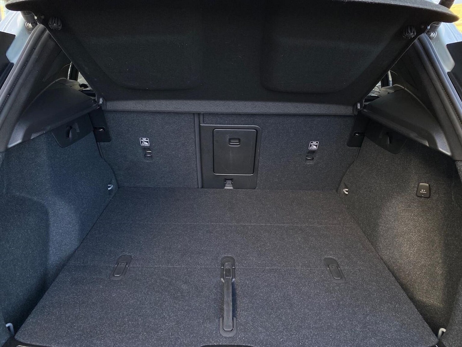 Used Volvo XC40 2023 for sale - 76897118: Photo 18