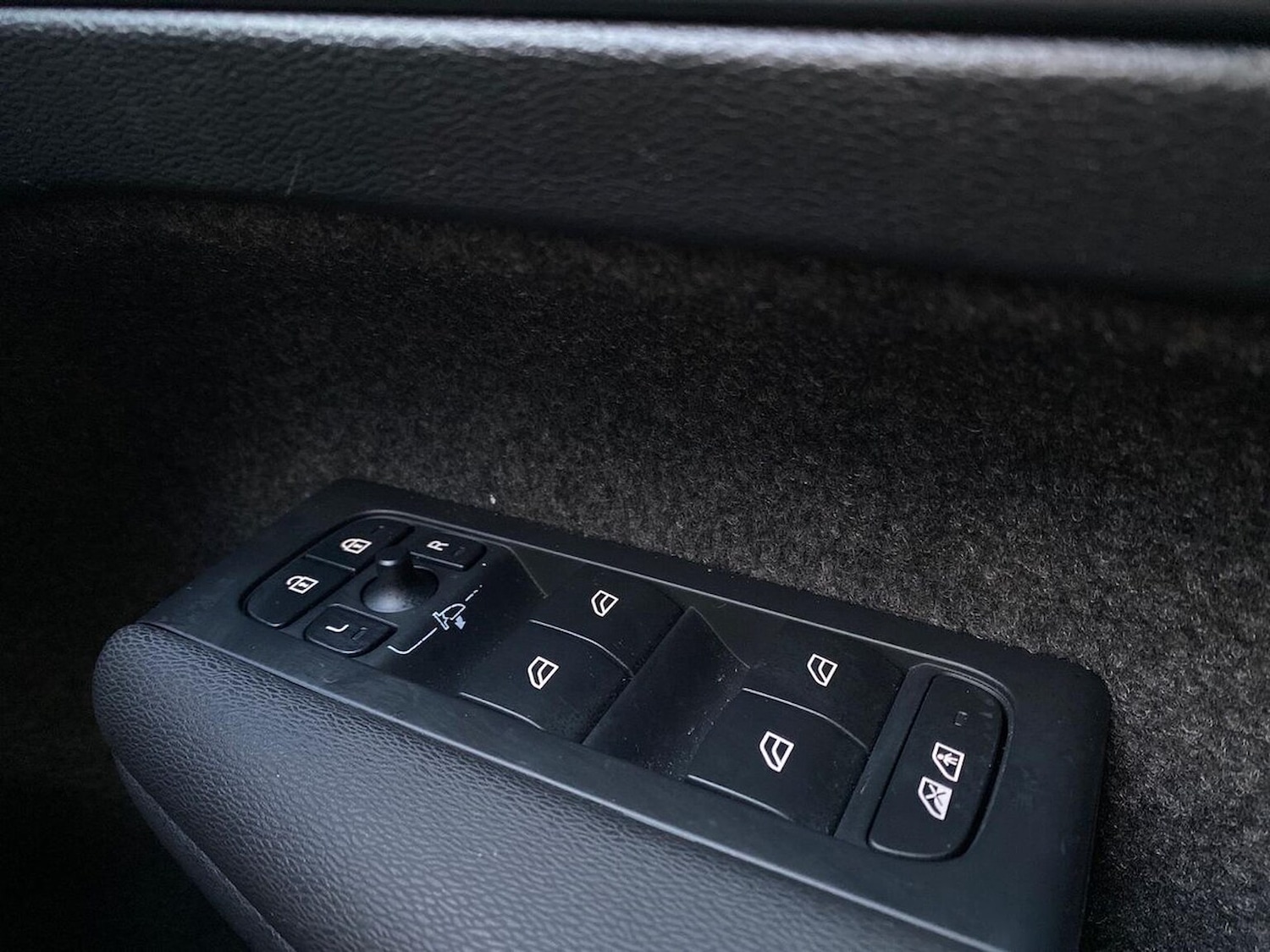 Used Volvo XC40 2023 for sale - 76897118: Photo 22