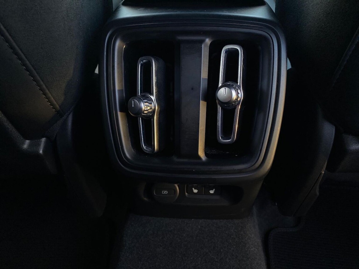 Used Volvo XC40 2023 for sale - 76897118: Photo 23