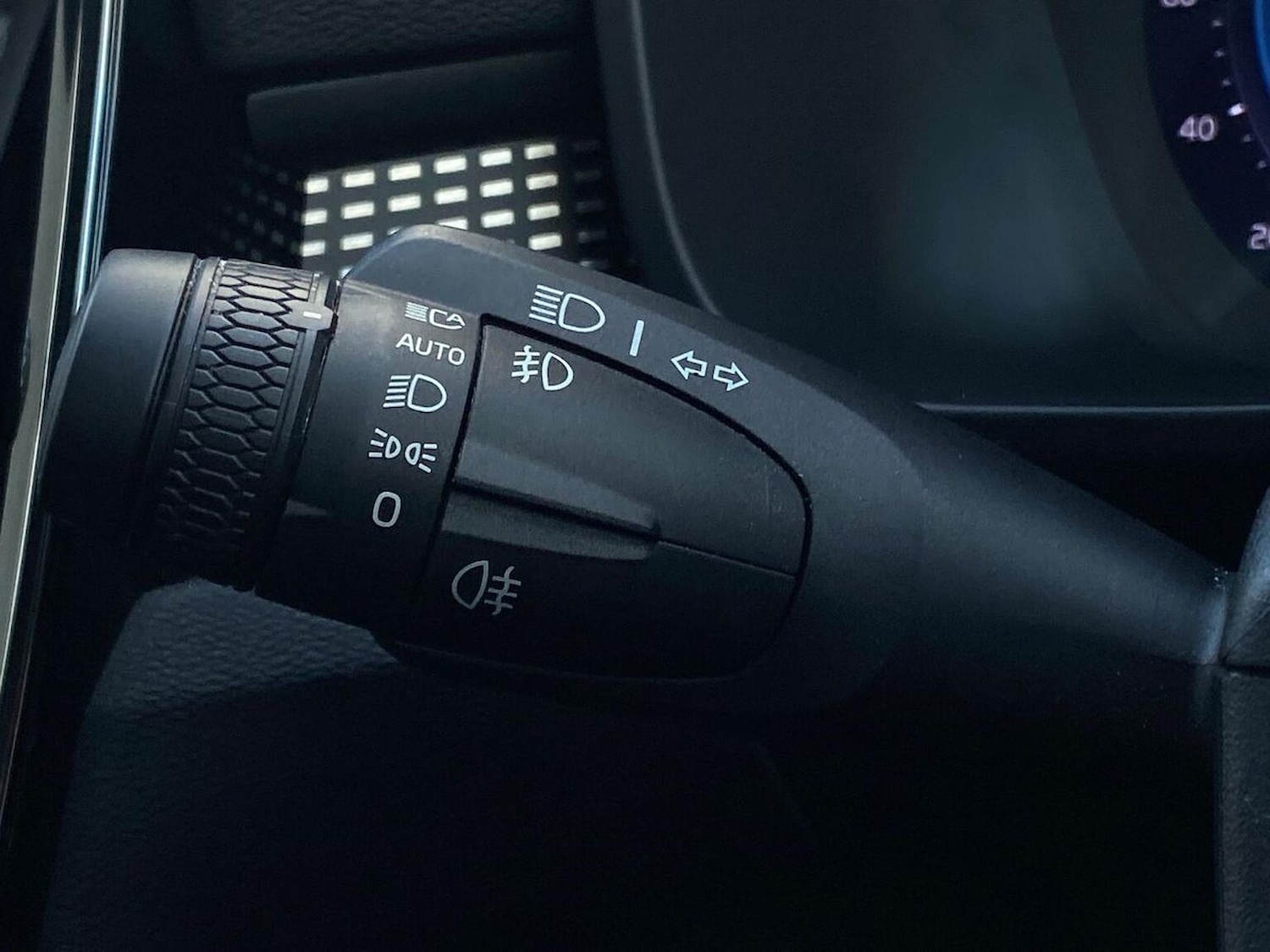 Used Volvo XC40 2023 for sale - 76897118: Photo 30