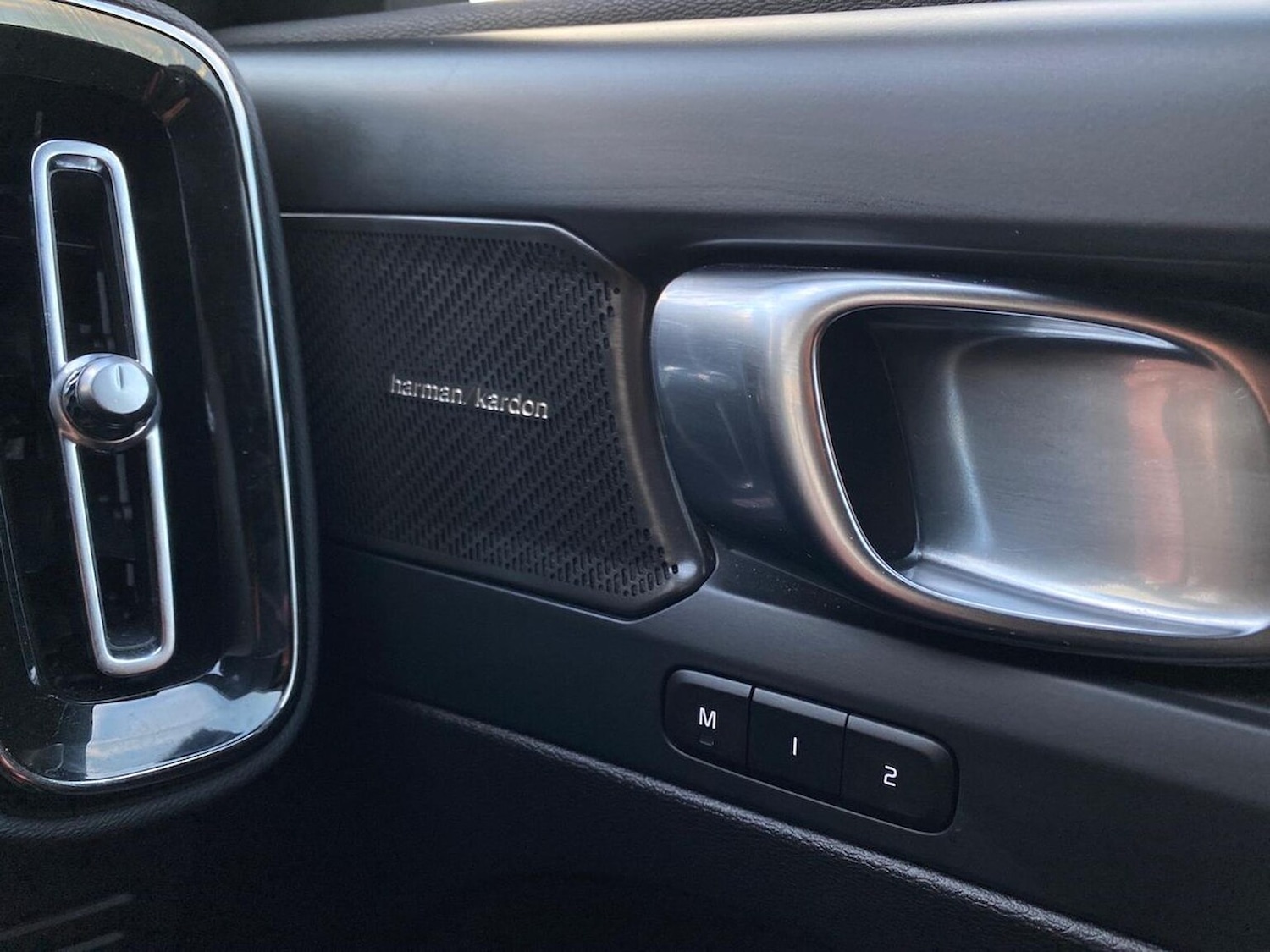 Used Volvo XC40 2023 for sale - 76897118: Photo 31