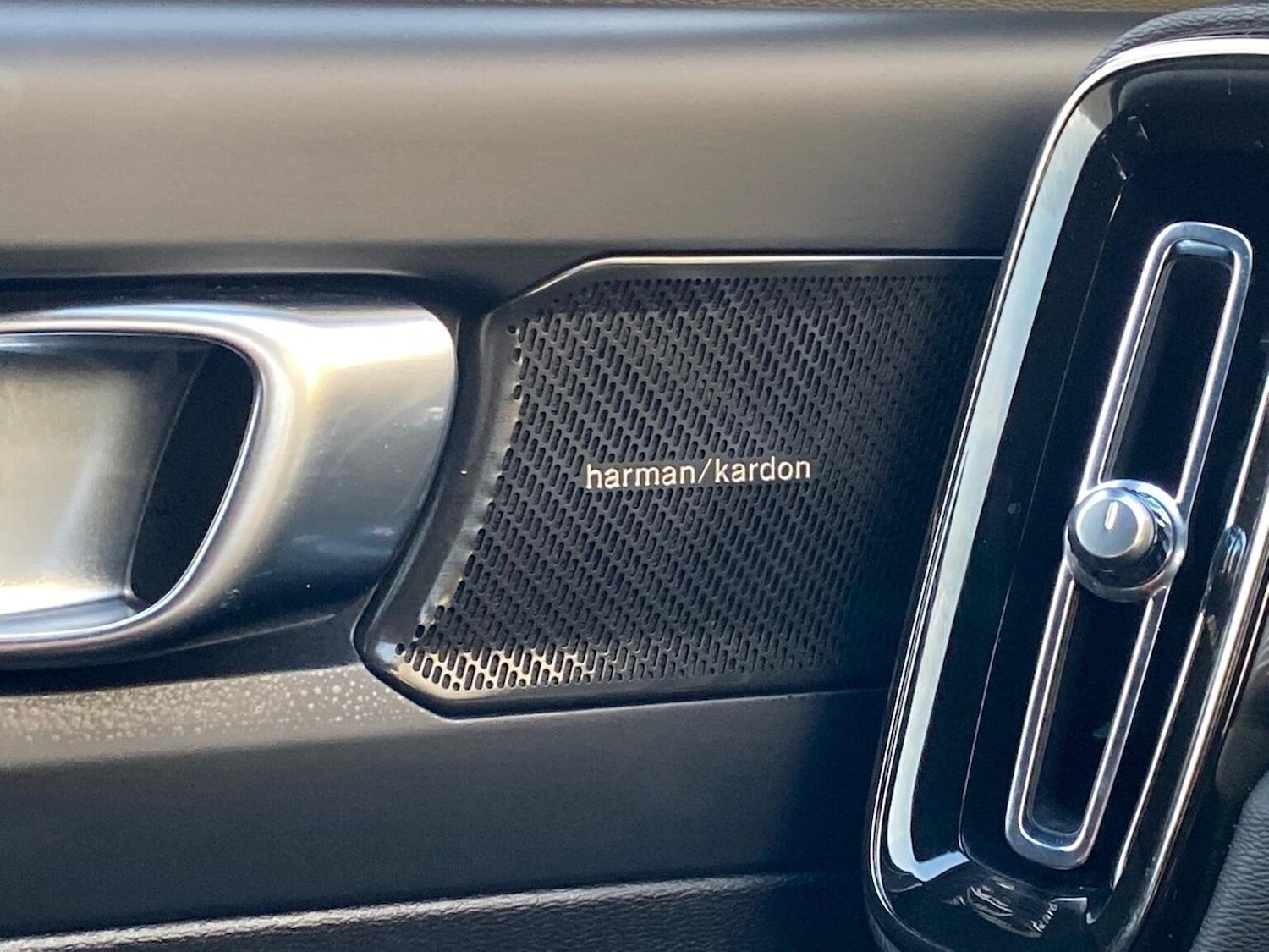 Used Volvo XC40 2023 for sale - 76897118: Photo 38